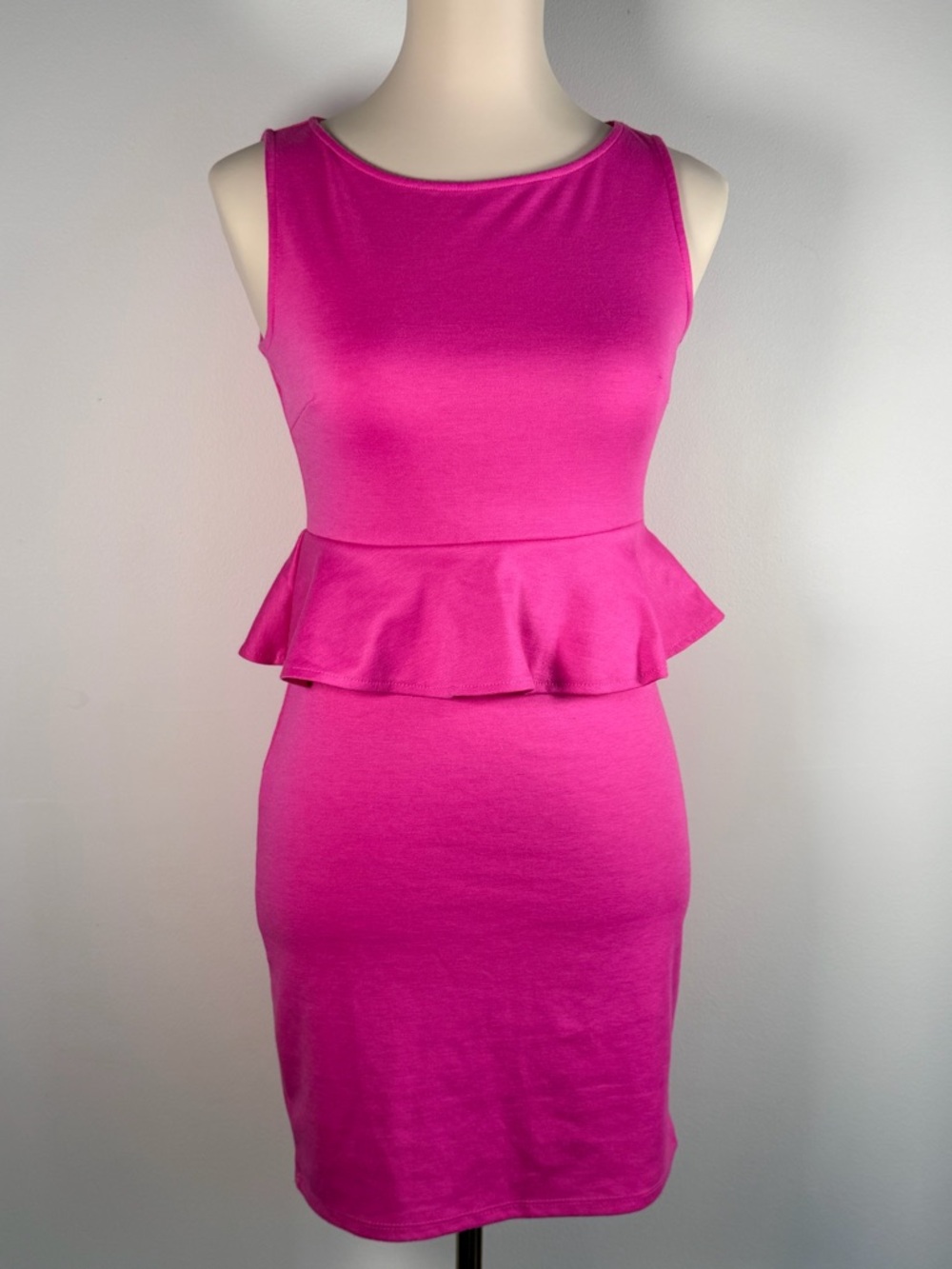Sleeveless Peplum Mini Dress in Hot Pink XS